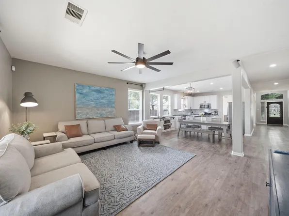 8911 Henrico Ln, Rosenberg, TX 77469