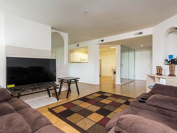 2nd image of 17735 Kinzie St Unit 309