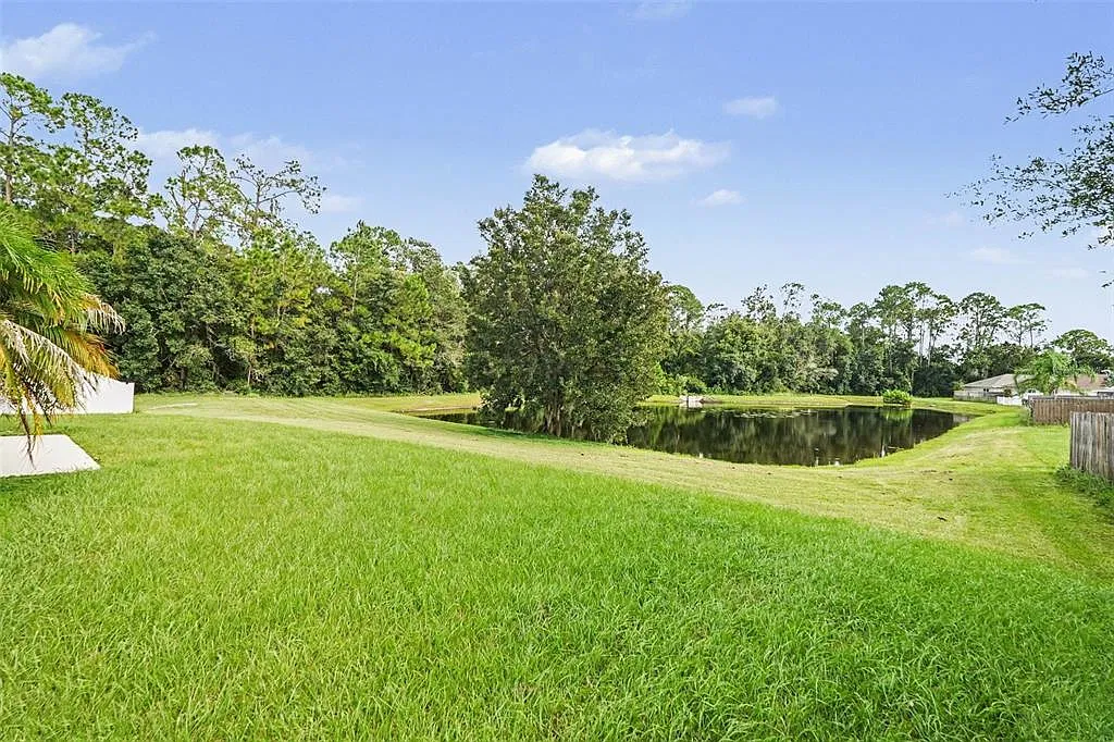 4 bed, 2.5 bath, 2222 sqft, $2,950 — Photo 4