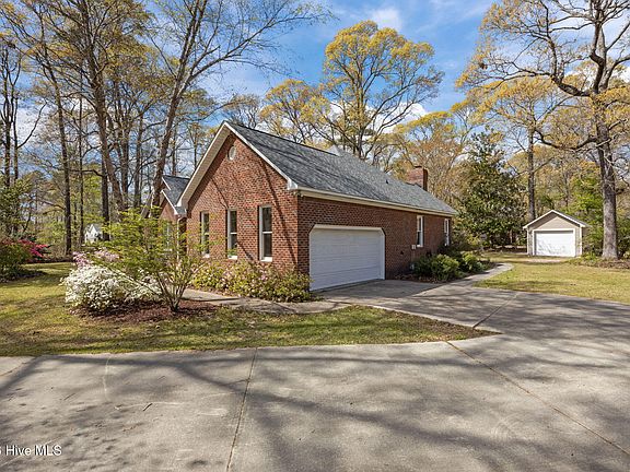 4th image of 100 Pheasant Drive