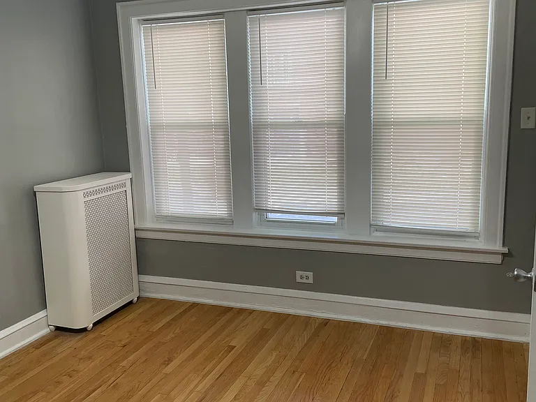 7200 S Rhodes Ave #1 — Photo 14