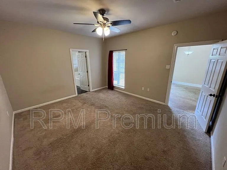 5557 Arialo Dr — Photo 14
