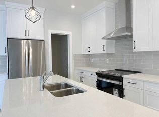 101 E Treeline Mnr SW, Calgary, AB T2Y0S3