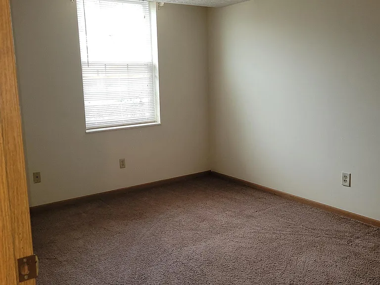 1400 Pittsburg Ave NW — Photo 8