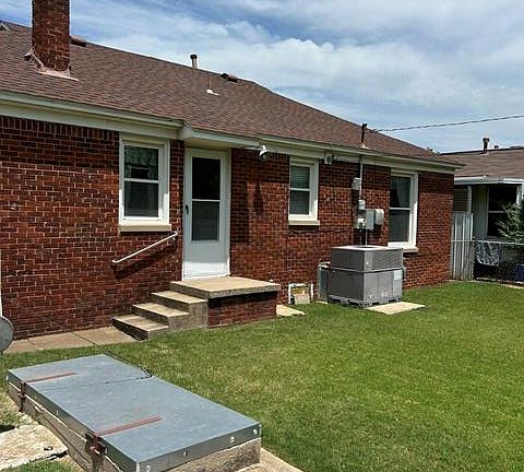 2nd image of 3228 NW 41st St