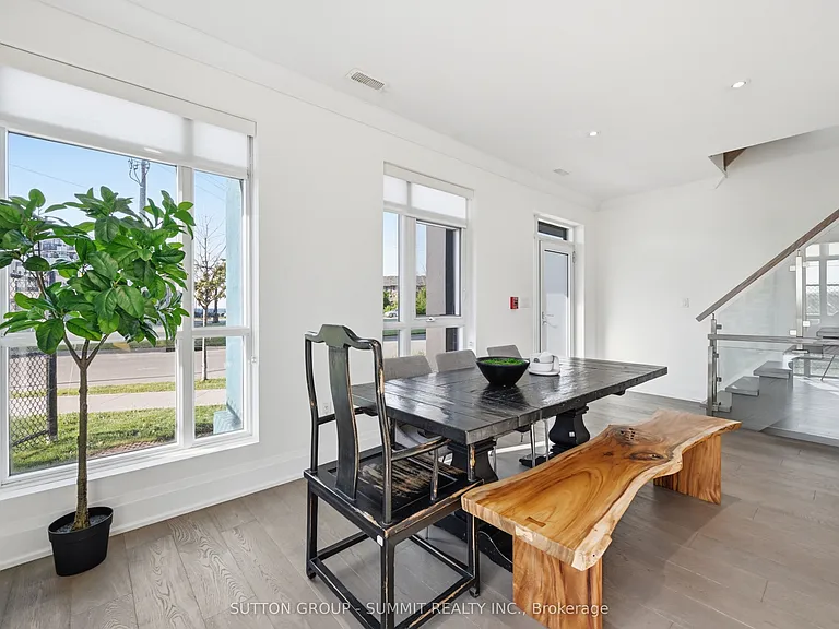 2 Concord Pl — Photo 18