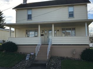 236 N 10th St, Connellsville, PA 15425