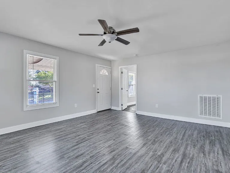 104 Lake Ave — Photo 10