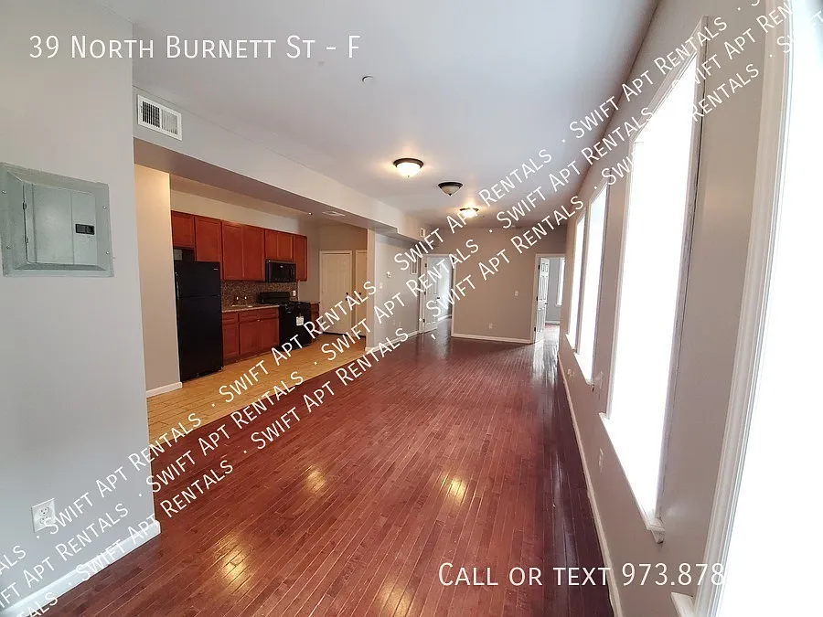 North Burnett East Orange 2 Bed $1900 — Photo 2