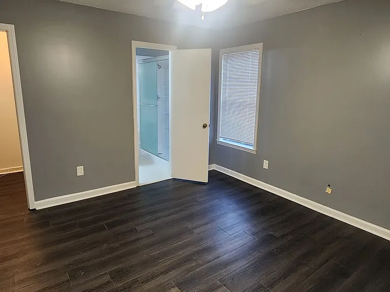 1007 N Roselawn Dr W — Photo 3