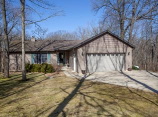 373 Lake Thunderbird Dr, Putnam, IL 61560