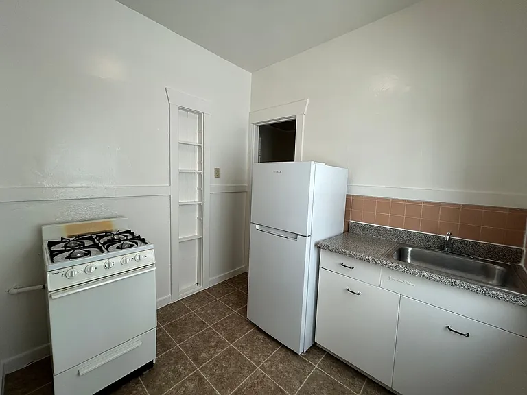 935 Pine St #1372R — Photo 12