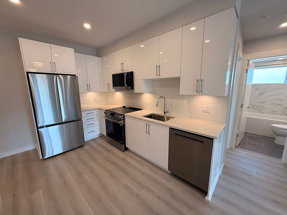 1st image of 8423 Cedar St #405