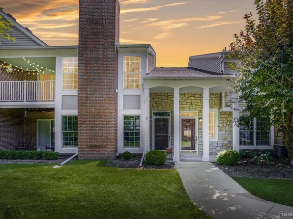 4361 Berkshire Dr, Sterling Heights, MI 48314