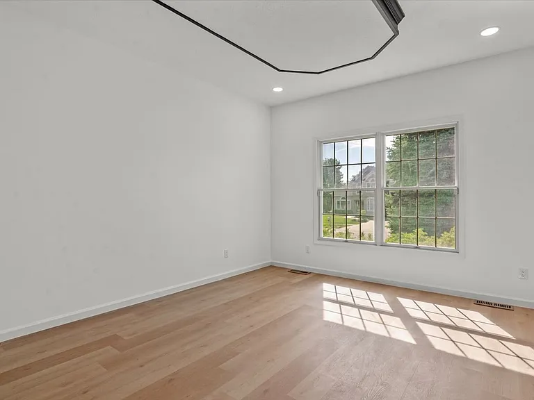 114 Heatherstone Dr #1 — Photo 11