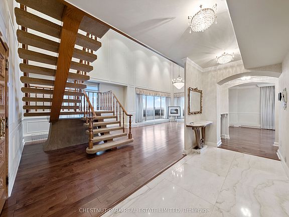 3rd image of 2600 Bathurst St #Penthouse 1