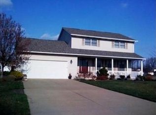 438 Berry Ridge Dr, Amherst, OH 44001
