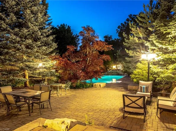 215 Burloak Dr, Oakville, ON L6L 6T6