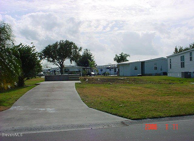 1st image of 1013 Oriole Cir