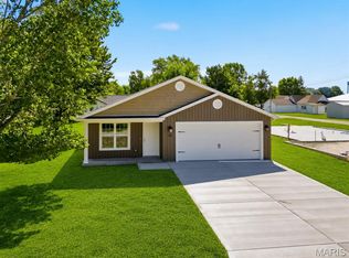 256 Walnut St, Hawk Point, MO 63349