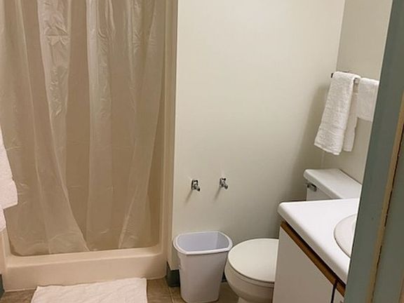 5th image of 212 College Park Dr #2B-2Ba-714Sqft