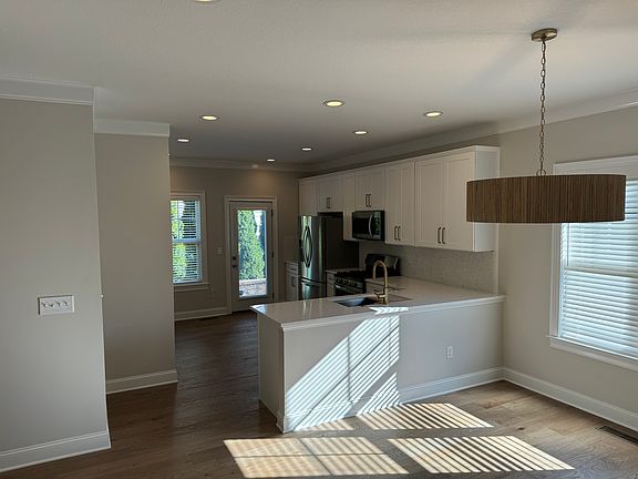 5th image of 23 Asher Ln