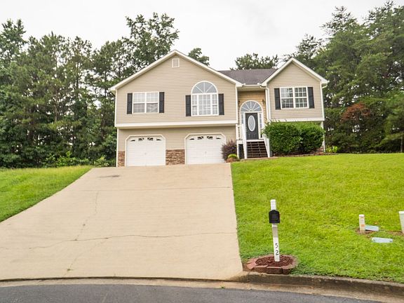 3rd image of 52 Fieldstone Ct