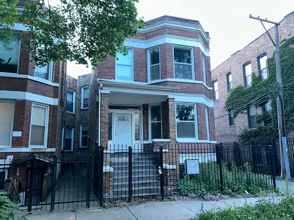 6018 S Eberhart Ave, Chicago, IL 60637