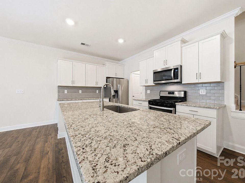 1st image of 741 Little Bluestem Dr