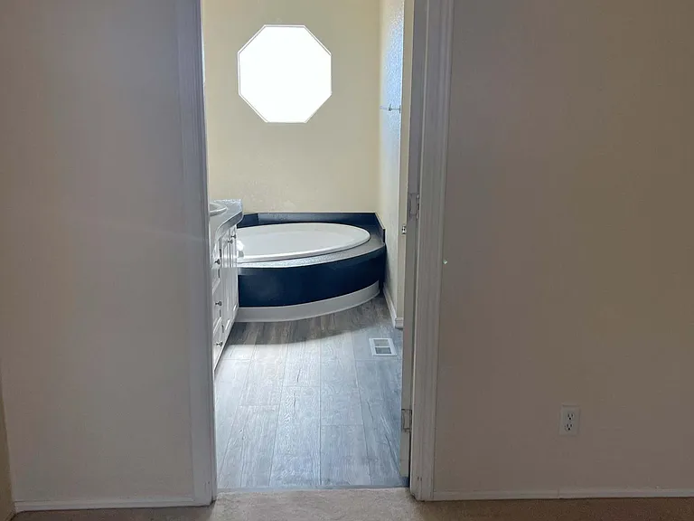 1421 E Gamebird Rd — Photo 15