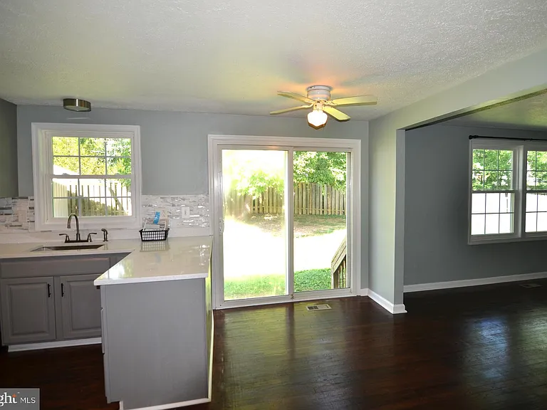 17312 Amity Dr — Photo 6