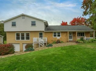 110 Longview Dr, Butler, PA 16001