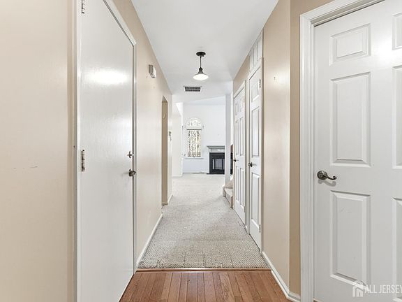 5th image of 15 Dorchester Dr