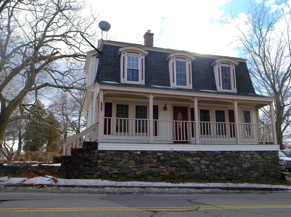 65 Government St APT B, Kittery, ME 03904