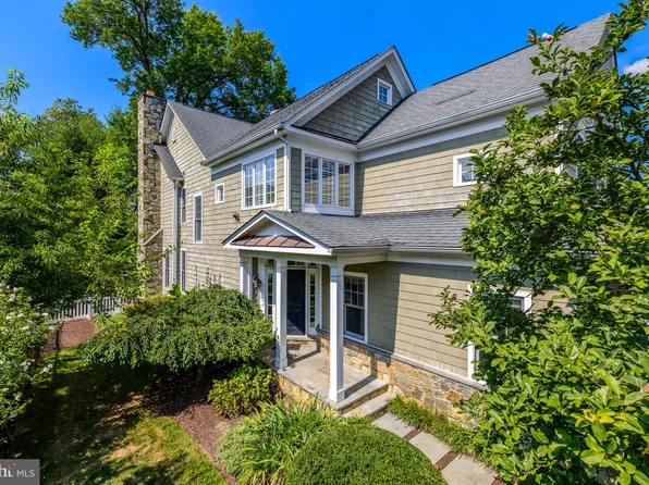 1519 Pathfinder Ln, Mc Lean, VA 22101