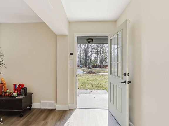 5th image of 4402 Brown Rd