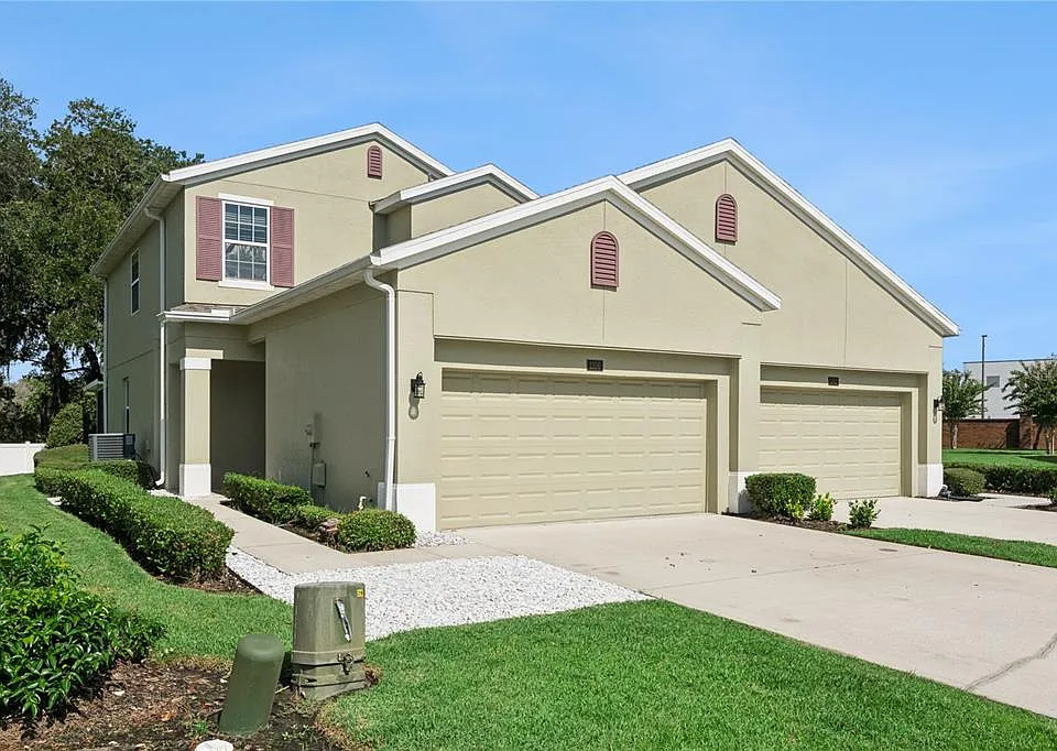 1356 Scarlet Oak Loop