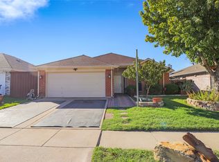 6004 Castanada Dr, Arlington, TX 76018