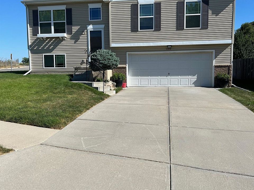 1st image of 1704 N 207th St