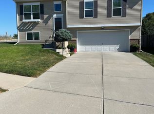 1704 N 207th St, Elkhorn, NE 68022