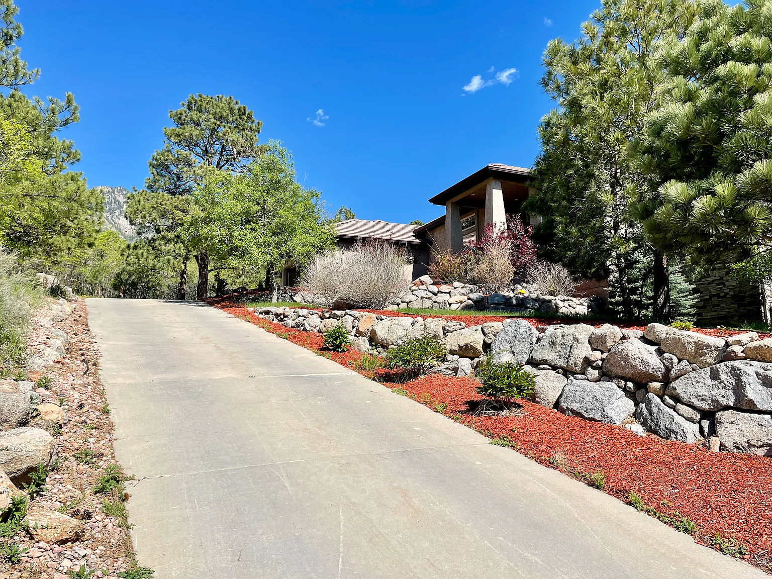 4 bed, 5032 sqft, $4,795 — Photo 4