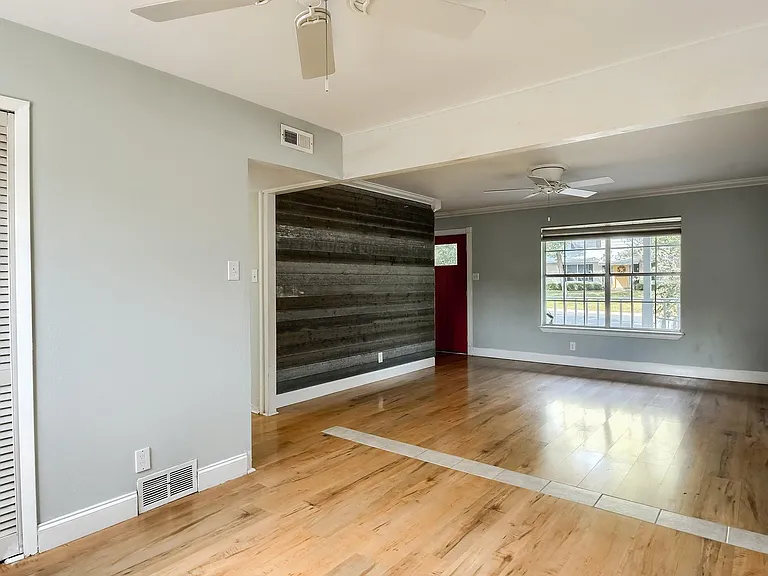 1011 Berrywood Dr — Photo 9