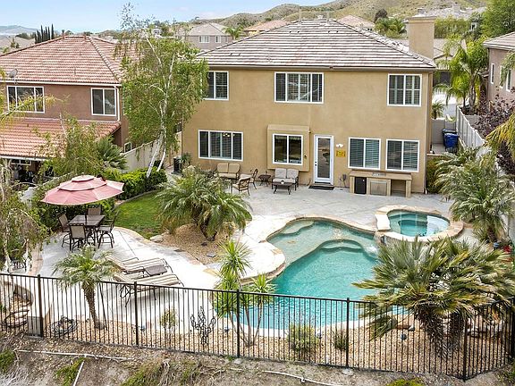 4th image of 29132 Bentley Way