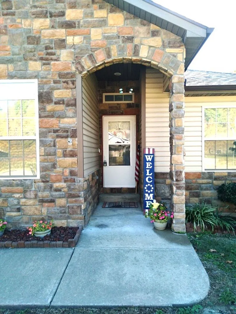 128 Sycamore — Photo 2