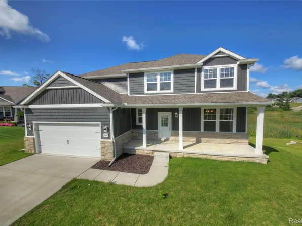 3040 Bogues View Dr, Howell, MI 48843