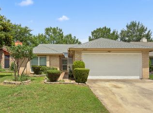 2426 Sutton Dr, Arlington, TX 76018