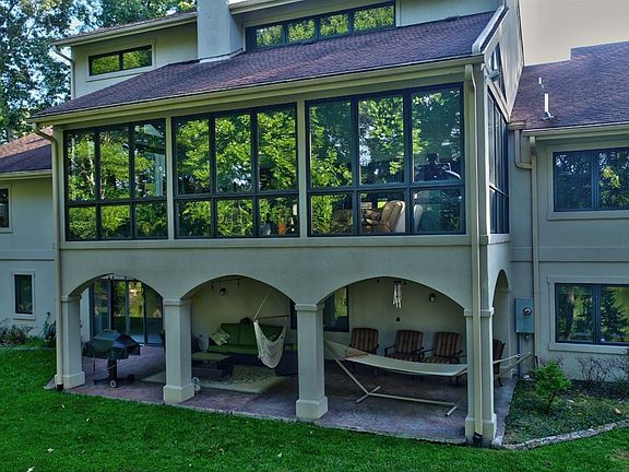 3rd image of 115 Winterberry Dr