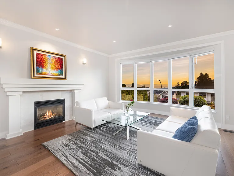 4350 Starlight Way — Photo 2