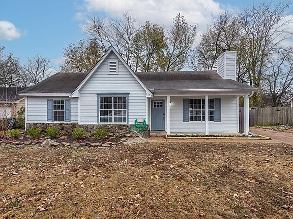 3rd image of 6725 Elmore Woods Ln
