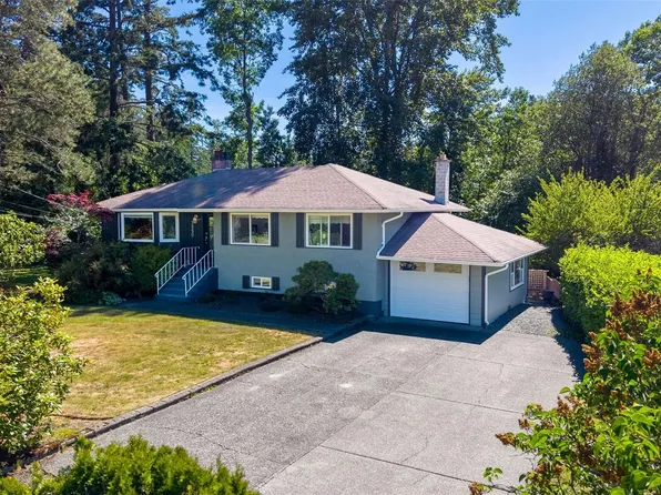 3990 Haro Rd, Saanich, BC V8N 4A9